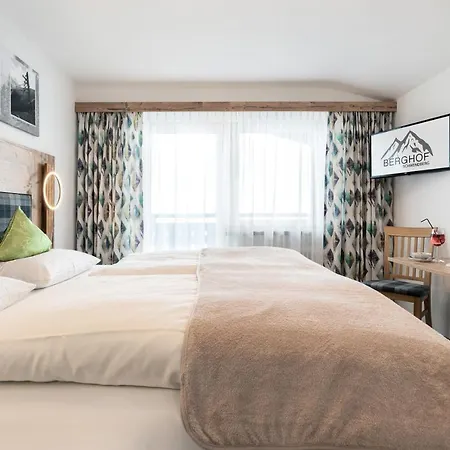 Gasthof Berghof Guest house